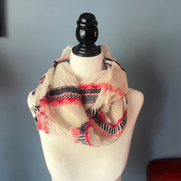 Vintage American Eagle ethnic pattern infinity scarf EUC - Picture 2 of 9